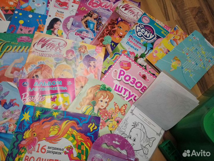 Пакетом журналы, книжки, раскраски для детей