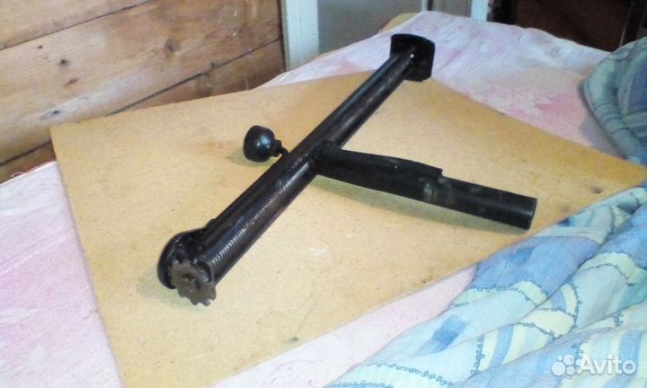 Домкрат механический