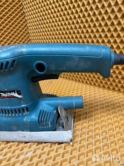 Вибрационная шлифмашина Makita BO 3700