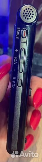 Цифровой диктофон Sony ICD-UX512