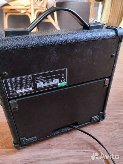 Гитарный комбоусилитель
