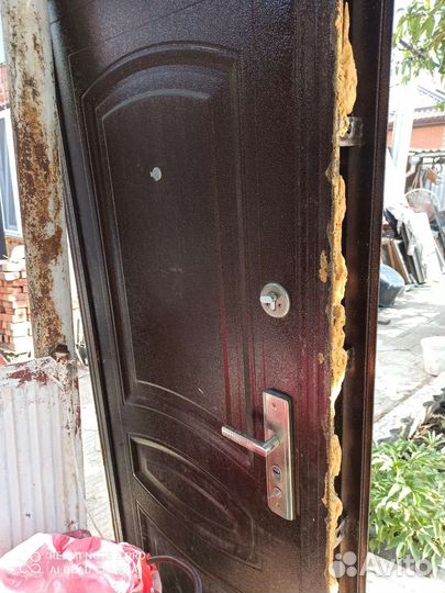 Дверь входная металлическая