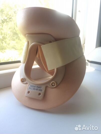 Бандаж шейный с отверстием над трахеей T4 L