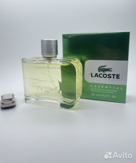 Lacoste essential