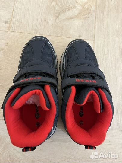 Ботинки демисезонные новые разнопарка 28 29