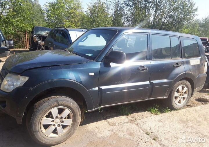 Mitsubishi Pajero 4 IV 2012 г на запчасти