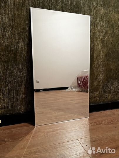 Зеркало без рамы 90см