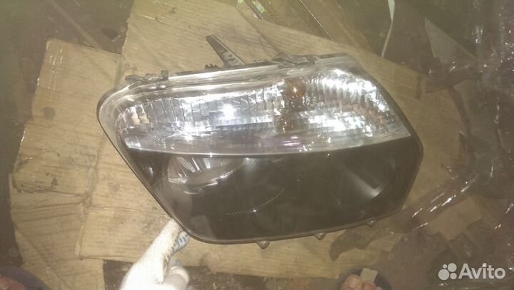 Фара правая Renault Duster