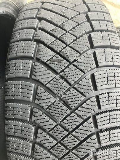 Pirelli Ice Zero FR SUV 205/55 R16 94T