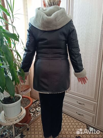 Дубленка женская натуральная 46-48 размер