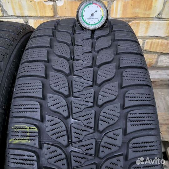 Bridgestone Blizzak LM-25 205/45 R17