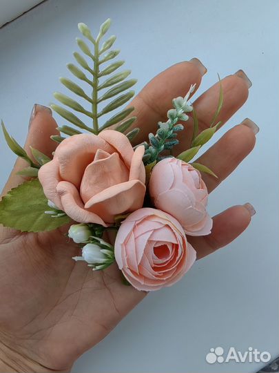 Бутоньерки для жениха и подружки