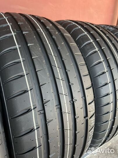 Powertrac Racing Pro 245/35 R20 и 275/30 R20 97Y