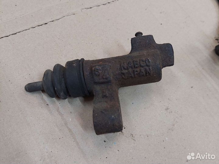 Главный цилиндр сцепления Nissan Primera P11