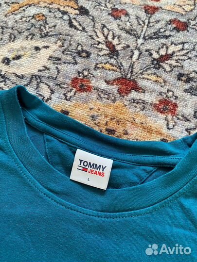 Футболка Tommy Jeans