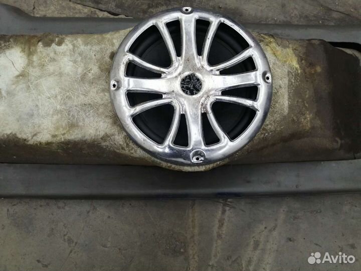 Продам subwoofer