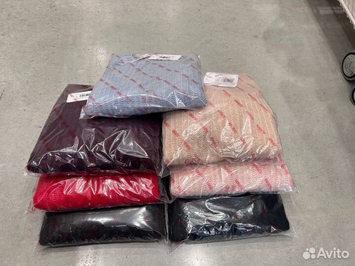 Свитер Kontatto, Италия, U