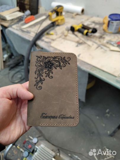 Изделия из кожи, ручная работа, гравировка на коже