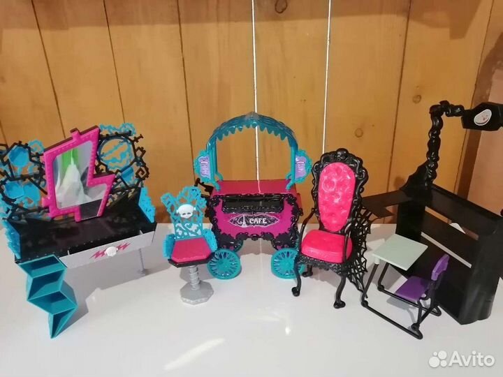 Мебель для кукольного домика
