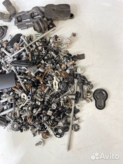 Болты и гайки салона Audi A6 C6 caja 2009