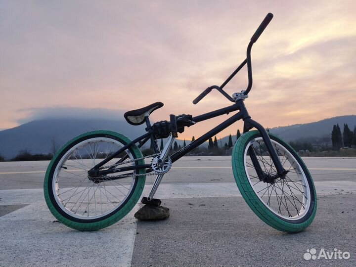 Трюковой велосипед BMX