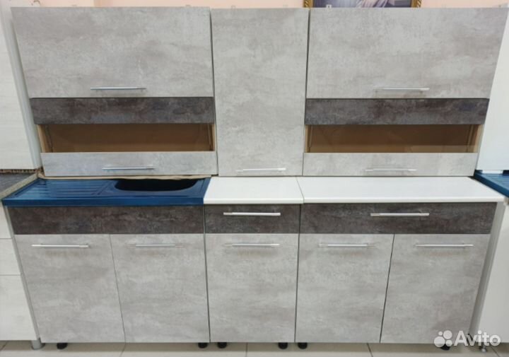 Кухонный гарнитур (новый)