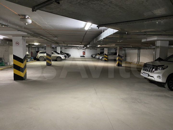 Машиноместо, 16 м²