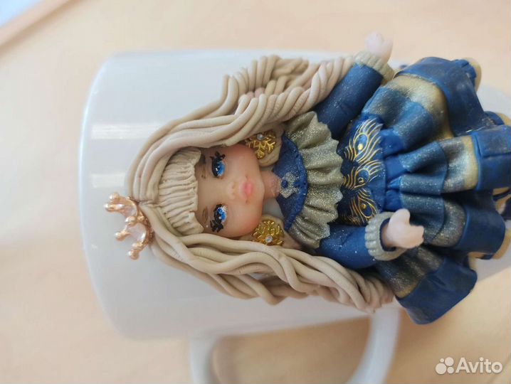 Кружка с декором из полимерной глины