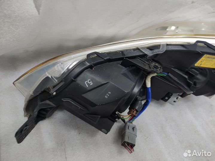 Фара передняя правая ксенон Subaru Legacy BR 2009г