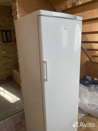 Морозилка Indesit