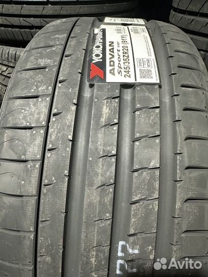 Yokohama Advan Sport V107 275/30 R20 и 245/35 R20