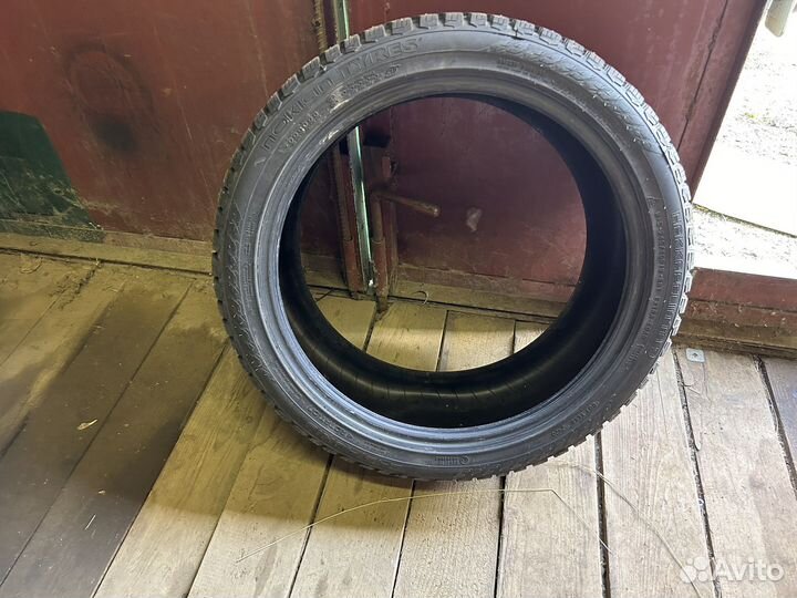 Nokian Tyres Hakkapeliitta 9 245/40 R19 98T
