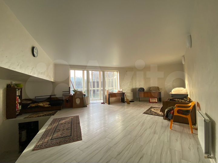 Дом 375 м² на участке 6 сот.