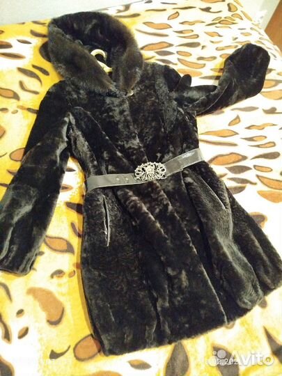 Шуба мутоновая с капюшоном