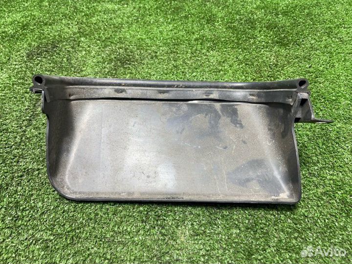 Воздухозаборник передний правый Toyota Land