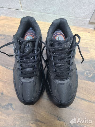 Продам новые кроссовки Bona