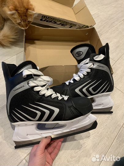 Коньки хоккейные larsen