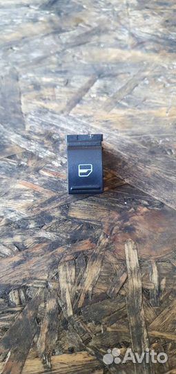 Кнопка стеклоподъемника Volkswagen Tiguan 2007-20