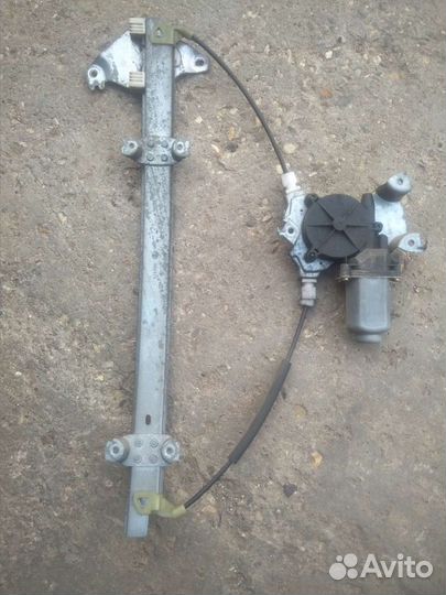 Nissan Almera N16. стеклоподъёмник передний правый