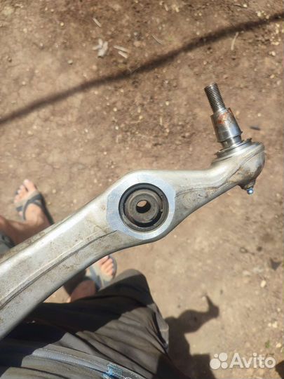 Рычаг Volkswagen Touareg нижний