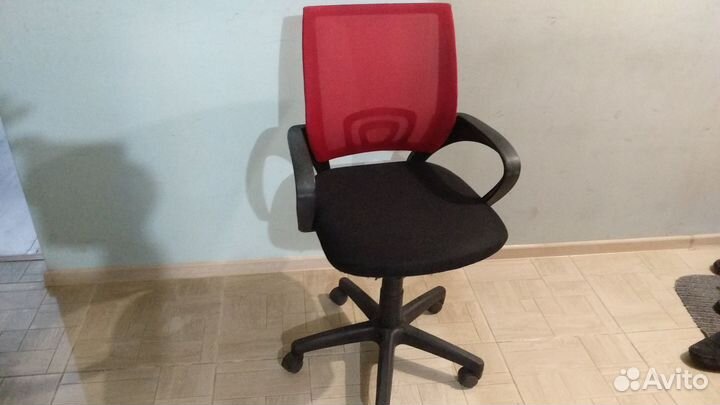 Компьютерное офисное кресло стул