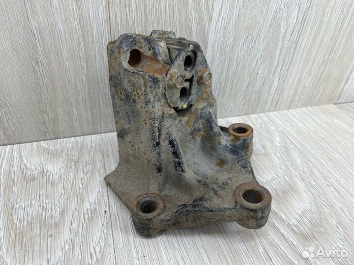 Кронштейн кпп Kia Rio 3 1.4