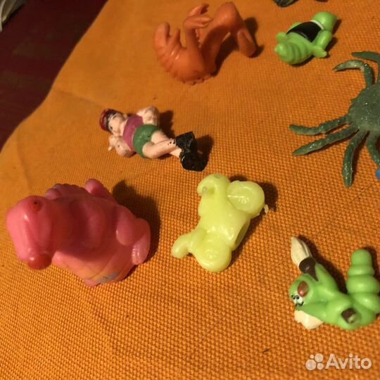 Динозавр змея паук и т.д. Резиновые фигурки
