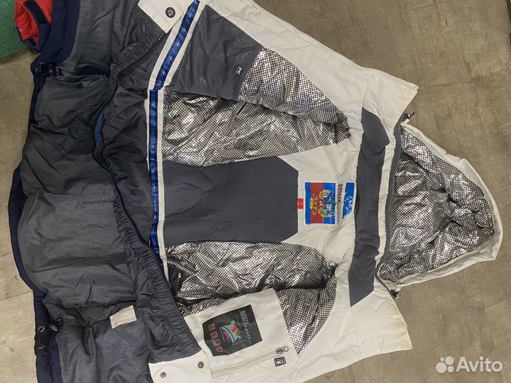 Куртка горнолыжная