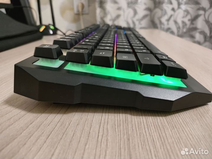 Игровая клавиатура с подсветкой