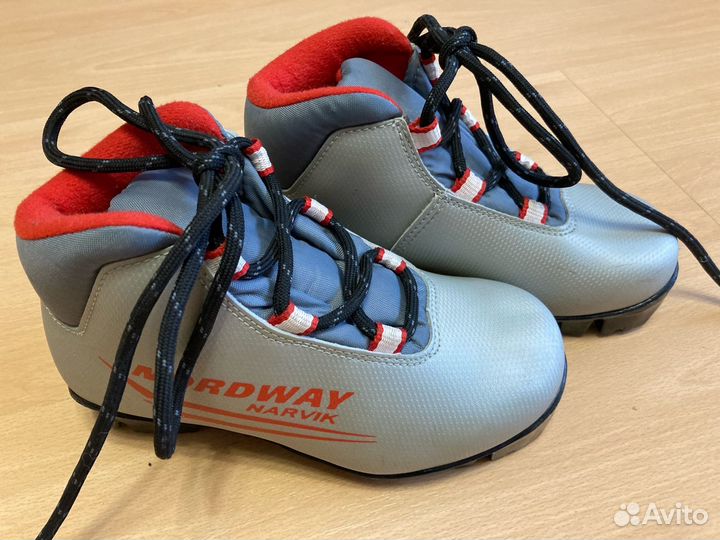 Лыжные ботинки