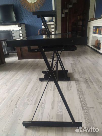 Письменный столик б/у