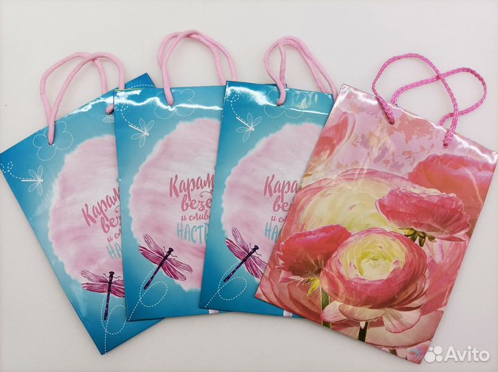 Продаю подарочные пакеты новые