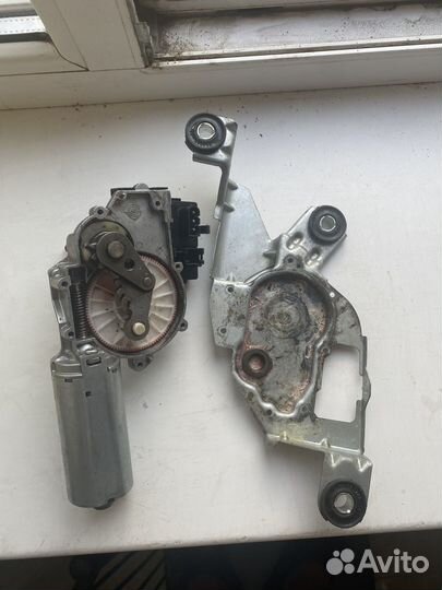 Моторчик заднего дворника bmw e83 x3