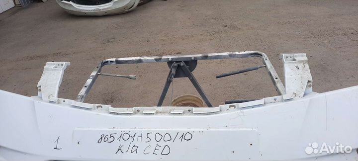 Бампер пер. Kia Ceed 1/2010